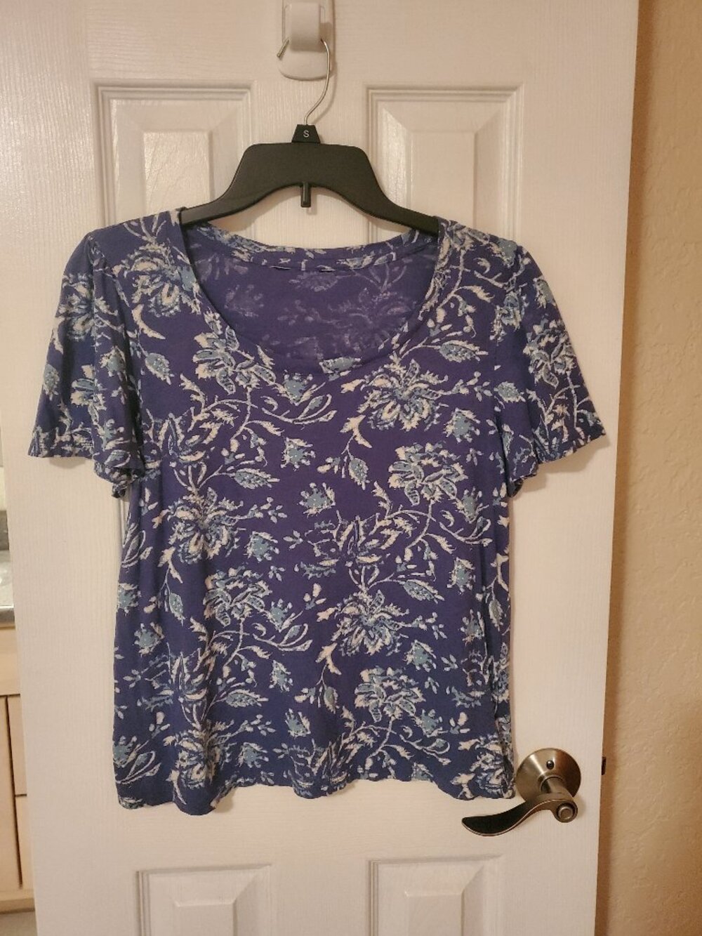 Lucky Brand Blue Floral T shirt Size Small